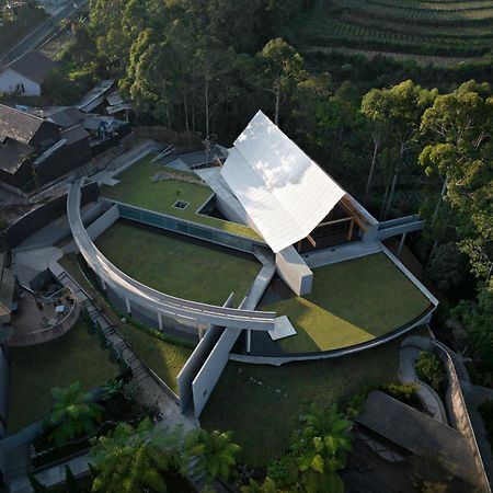 Sunsetfalls Gardens And Resort Magelang Zewnętrze zdjęcie